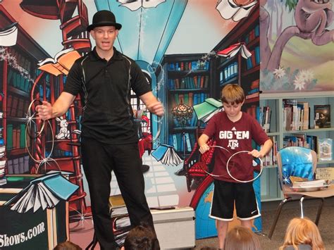 Magician Visits Odessa Kilpatrick Elementary - Katy Texas