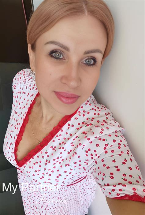 Zombie Ukraine Bride 的图像结果