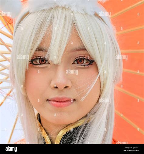 Young Asian womanposes as Gongsun Li, characters from King of Glory ...