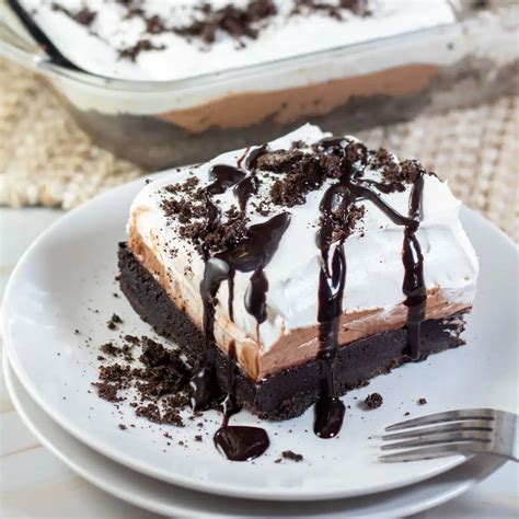 Easy Mississippi Mud Pie Recipe: A Decadent Southern Dessert | Bake It ...