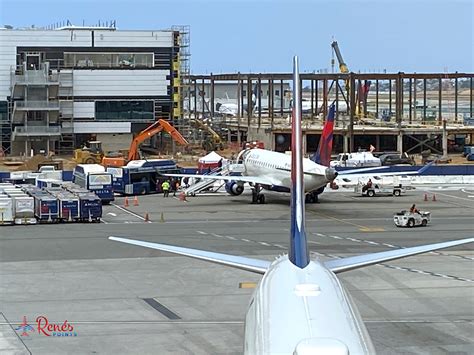 Delta-Flights-LAX-Boarding-Airstairs - Eye of the Flyer