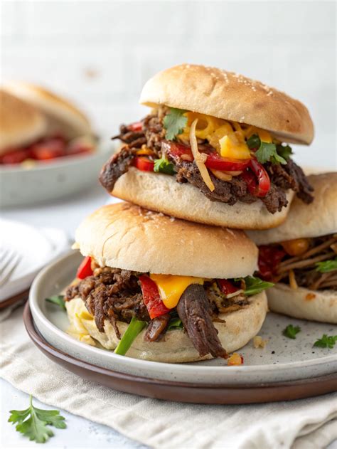 Slow Cooker Shredded Beef Sandwiches