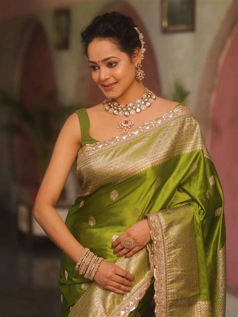 Banarasee Handloom Mashru Silk Saree Zari Border With Lace-Henna Green