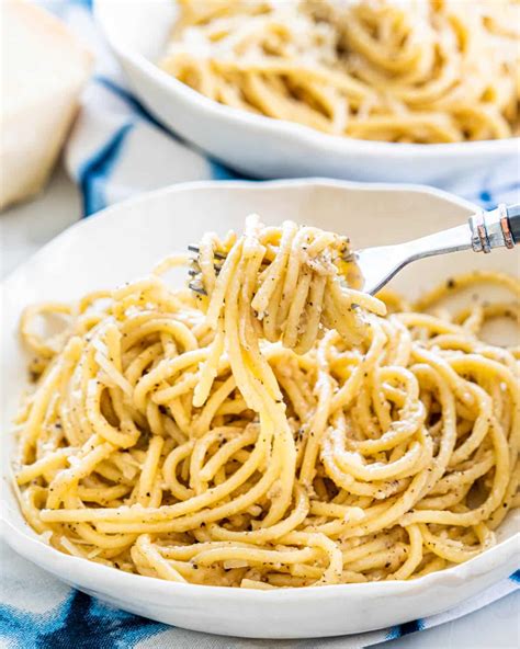 The Ultimate Guide to Cacio e Pepe: Simple Perfection