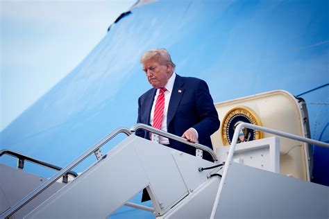 Ukraine Reacts to Report Trump 'Unaware' of Pete Hegseth Order to Halt ...