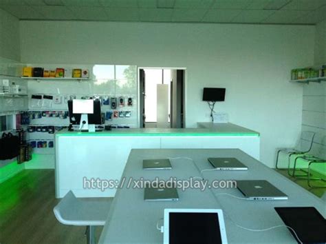 Computer Shop 的图像结果