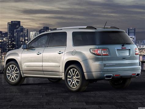 Fotos de GMC Acadia Denali 2012