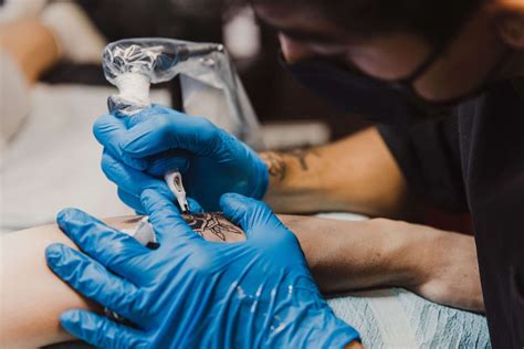 Caring For Your New Tattoo: A Comprehensive Guide To Tattoo Aftercare And Healing – Tattoo Vagabond
