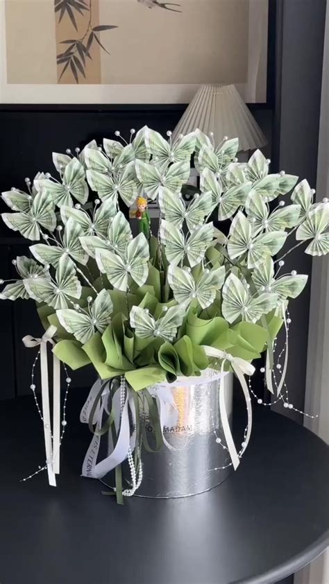 money bouquet | Money bouquet, Diy graduation gifts, Flower gift ideas