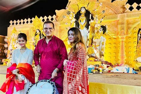 Singer Abhijeet Bhattacharya's Lokhandwala durga puja