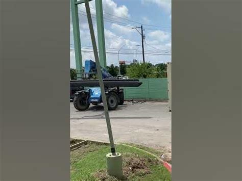 Telehandler Falling Over 的图像结果