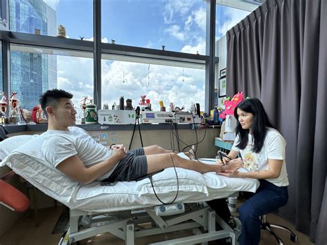 Physiotherapy for Bottom of Foot Pain | HelloPhysio Physiotherapist ...