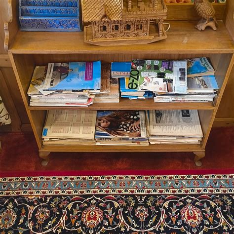 THE JEWEL IN CROWN HOUSEBOATS (Srinagar, Kashmir) - Specialty Inn ...