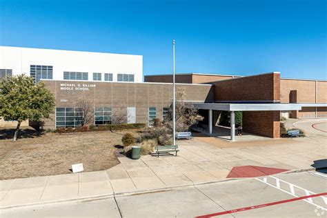 About Castle Hills | Schools, Demographics, Things to Do - Homes.com