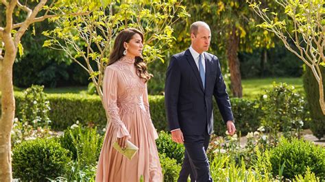 Kate Middleton, the Princess of Wales does wedding-guest dressing in a ...