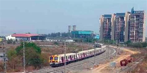 Kalyan-Badlapur rail project to be completed by March 2026