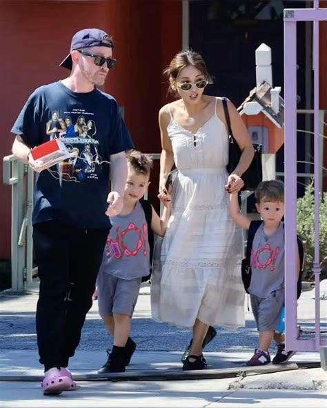 macaulay culkin & brenda song with their sons | Macaulay culkin, Brenda song, Funny marvel memes
