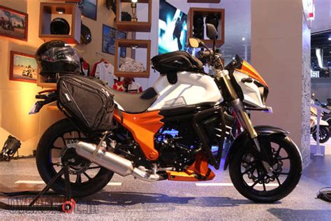 2016 Auto Expo: New colour schemes, touring and anodised accessories ...