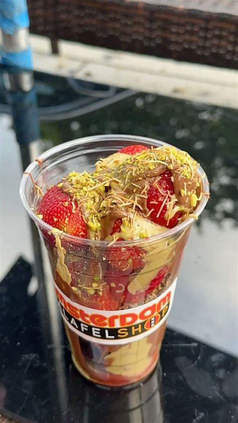Best 13 Dubai chocolate cup with strawberries – Artofit