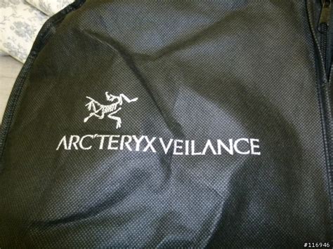 熱帶地區開箱之始祖鳥Arc'teryx Veilance Insulated Field Jacket -- Color: Lead ...