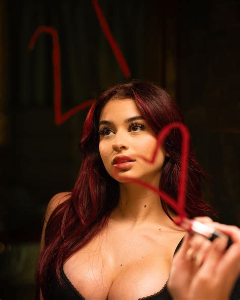 Andie Elle | focus on me | Instagram