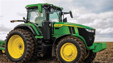 7R Implement Compatibility and Versatility | John Deere