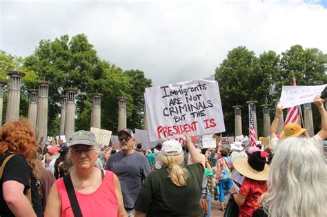 Nashville ‘No Kings’ protest draws thousands | WPLN News