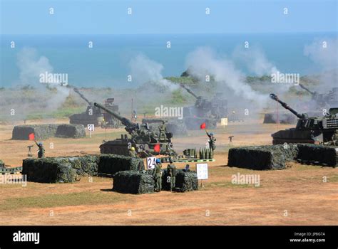 Reservists receive training during the annual Han Kuang military exercises in Taoyuan, Taiwan