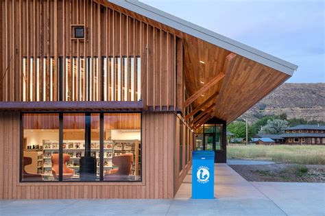 Community Building Design 的图像结果