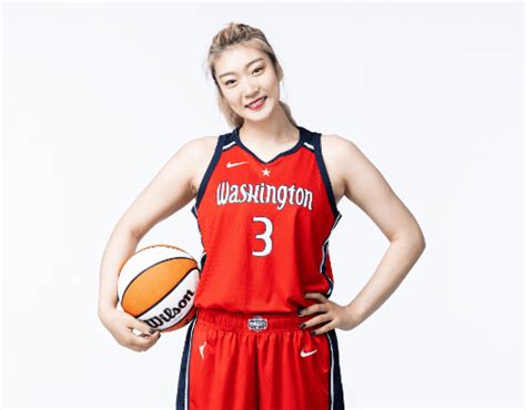 中国球员李梦入选WNBA本赛季最佳新秀阵容#李梦 - YouTube