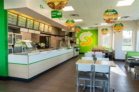 Subway Restaurant 的图像结果