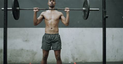 Rezultat imagine pentru Bodybuilder Intense Training