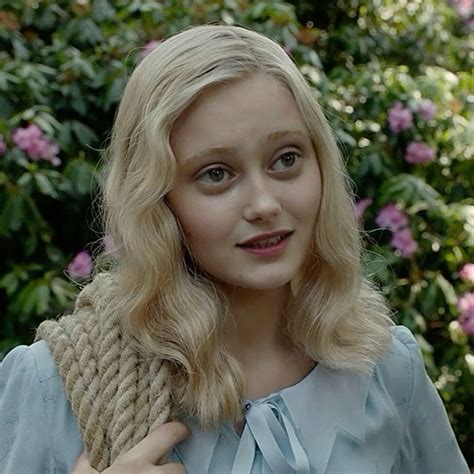 - emma bloom aesthetic from Miss Peregrine's Home For Peculiar Children ...