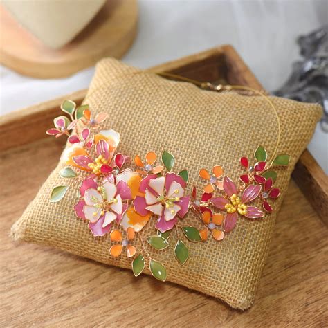 Samara Necklace – Pink, Red & Orange Floral Statement – The Vintage Snob