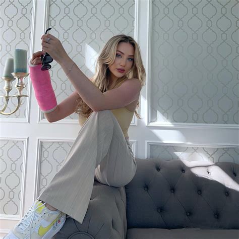 TW Pornstars - Bethany Lily April. Twitter. 8:41 PM - 22 Aug 2022