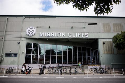 Workers at 4 Popular Bay Area Rock Climbing Gyms Win Unionization Vote ...