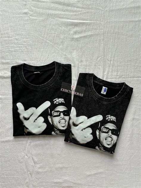 Chris Brown Middle Finger Tour 2025 Crop Shirt – CHICVIBERAS
