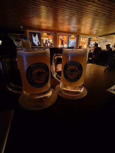 Manhattan Bar Exchange & Brewery, Global Foyer Mall, Golf Course Road ...