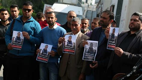 Censorship, threats, death: Palestinian journalism under triple threat