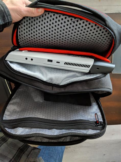 Alienware Area 51 Backpack 的图像结果