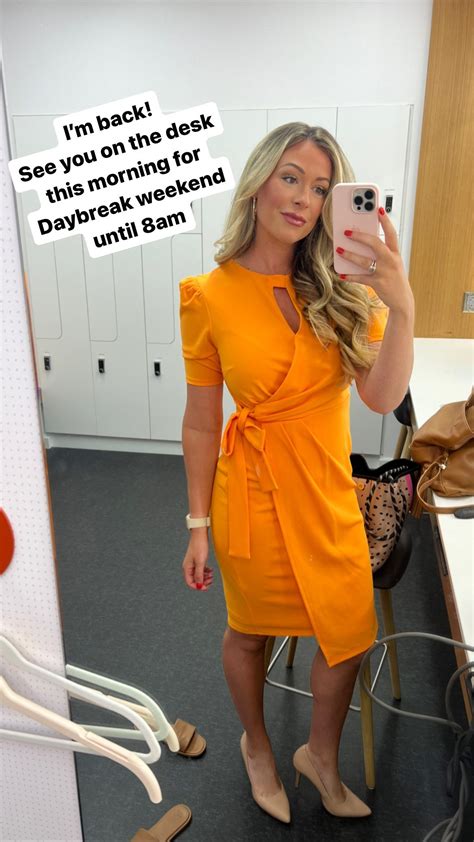 Danielle Avitable WOWT6 Omaha : r/hot_reporters