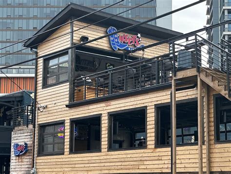 Michael Ray's Top 5 Dive Bars In Nashville - Backstage Country