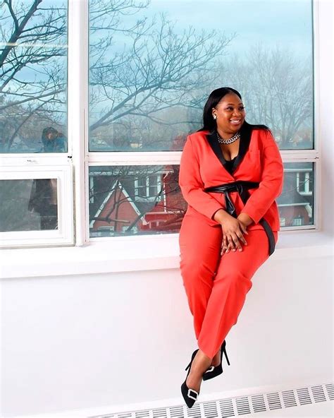 How to Create the Perfect Plus Size Business Attire - Sumissura