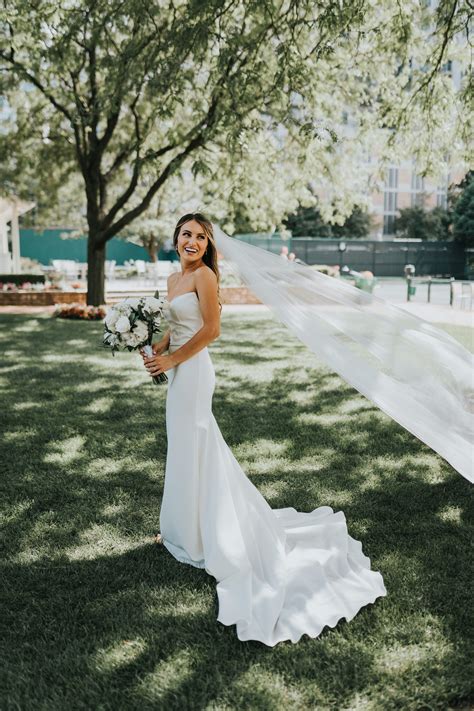 Saddle and Cycle Club in Chicago Wedding Feature: Emma and Freddy