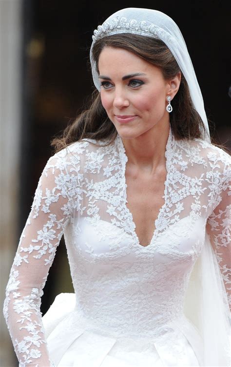 The Definitive Guide to Nailing Your Wedding Day Makeup | Kate middleton wedding dress, Kate ...