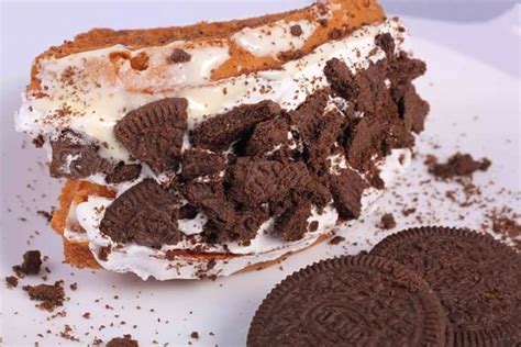 Make Your Own Waffles & Eat It Too At This New Dessert Place | LBB