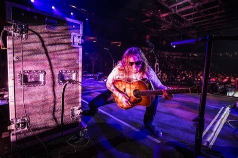 Billy Strings Cable Dahmer Arena - Independence, MO - BillyBase