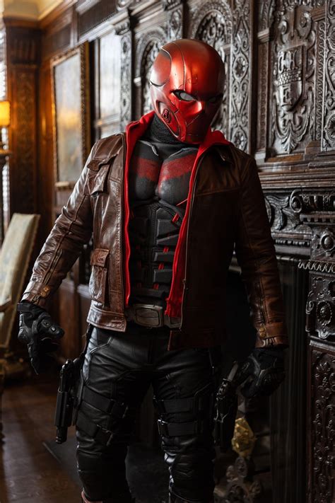 [Cosplay] My Red Hood Titans Cosplay : r/DCcomics