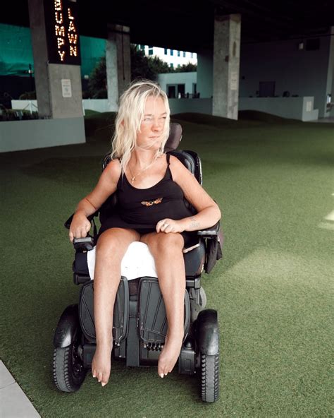 Alex Dacy (@wheelchair_rapunzel) • Instagram photos and videos