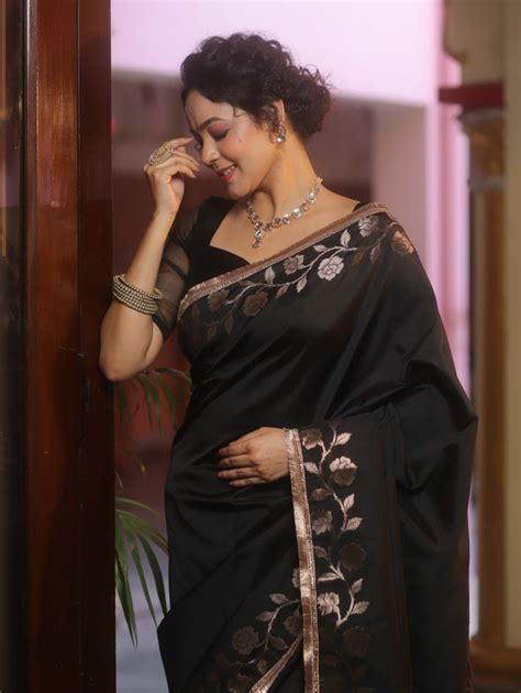 Buy Latest Black Sarees Online
